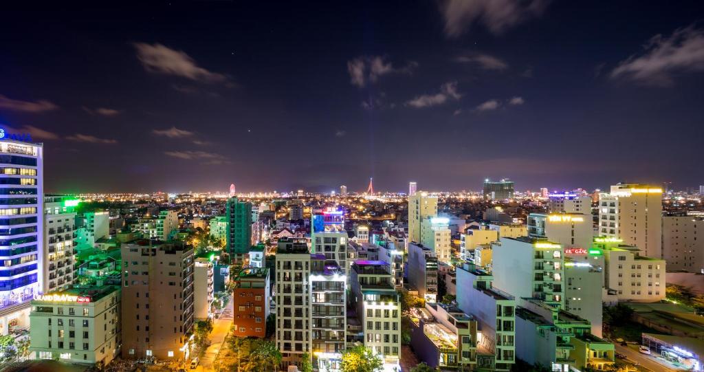 Linna Đà Nẵng üldine vaade või majutusasutusest Tamarind Danang Beach Hotel pildistatud vaade