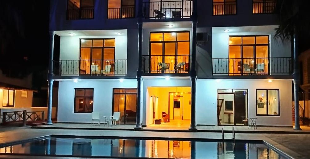 Bazén v ubytování BIANCO AZZURRO Hotel & Restaurant nebo v jeho okolí