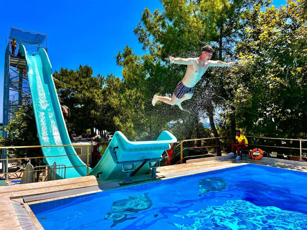 Bazén v ubytování Daima Biz Hotel - Dolusu Aquapark Access nebo v jeho okolí