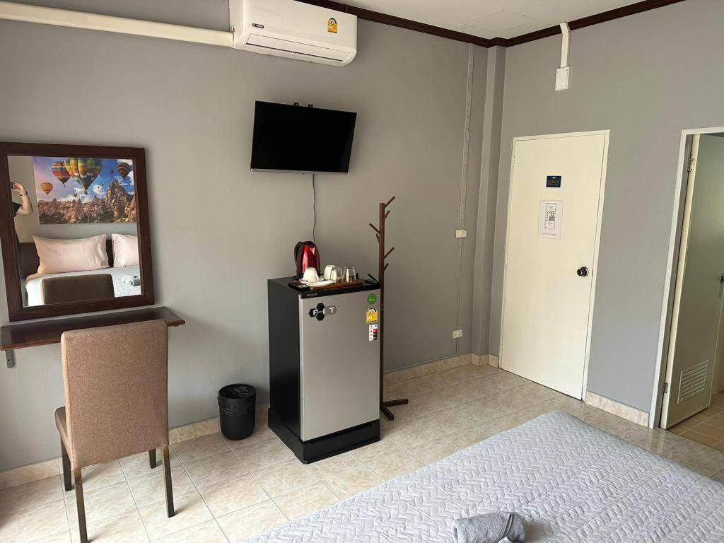 TV a/nebo společenská místnost v ubytování S a f e Residence Patong