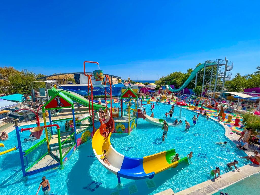 Bazén v ubytování Daima Biz Hotel - Dolusu Aquapark Access nebo v jeho okolí