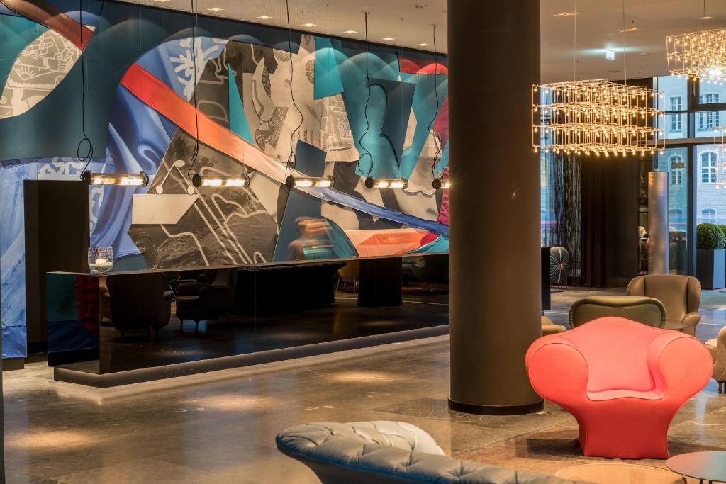 Motel One Berlin-Alexanderplatz - Resim 20