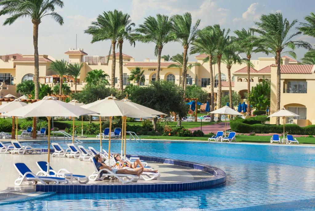 Bazén v ubytování Cleopatra Luxury Resort Makadi Bay nebo v jeho okolí