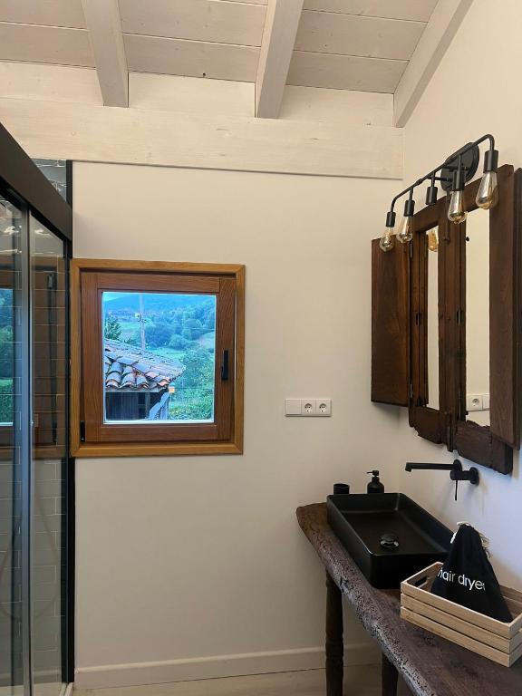 Kuchyň nebo kuchyňský kout v ubytování APARTAMENTOS KERCUS