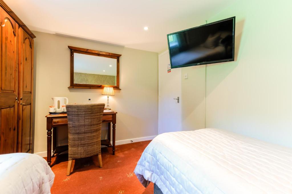 Blacksmiths Arms Inn - Resim 28