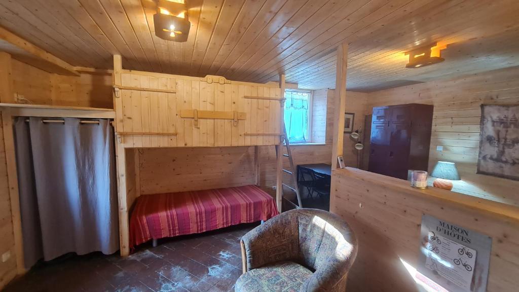 Kuchyň nebo kuchyňský kout v ubytování Chambres d'Hôtes Le Plessis à Broye