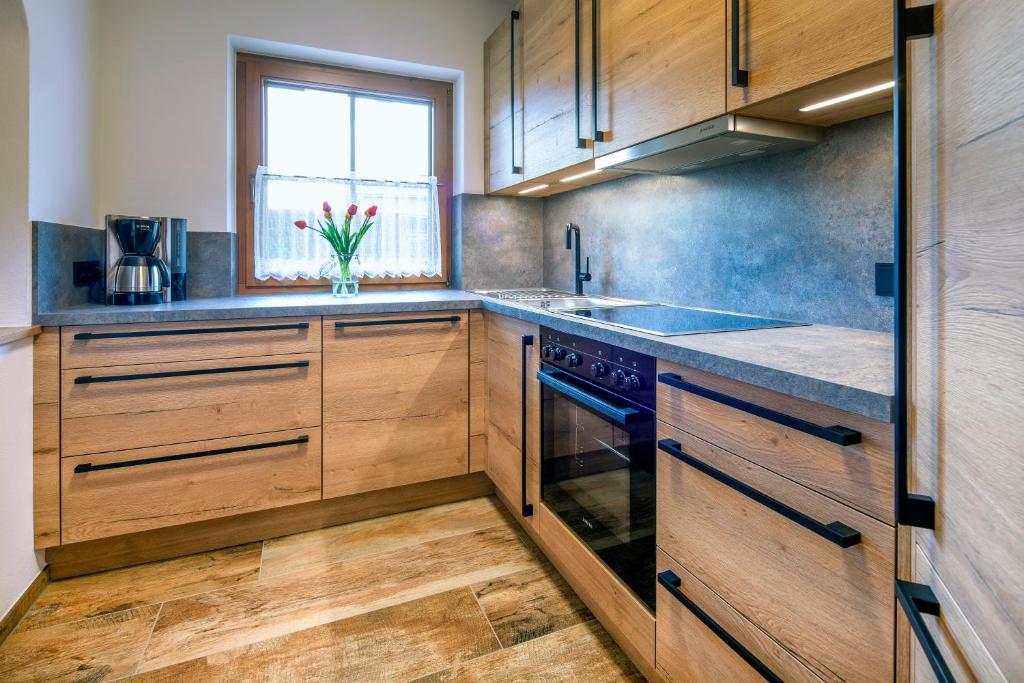 Kuchyň nebo kuchyňský kout v ubytování Gästehaus Brantlhof Zimmer und Ferienwohnungen in Going am Wilden Kaiser