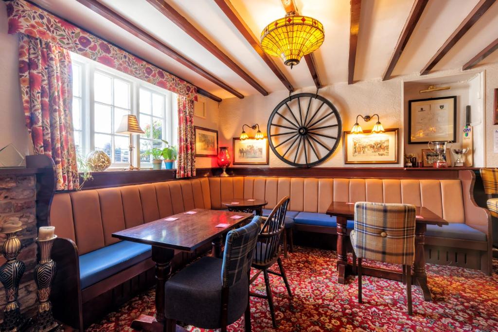 Blacksmiths Arms Inn - Resim 43