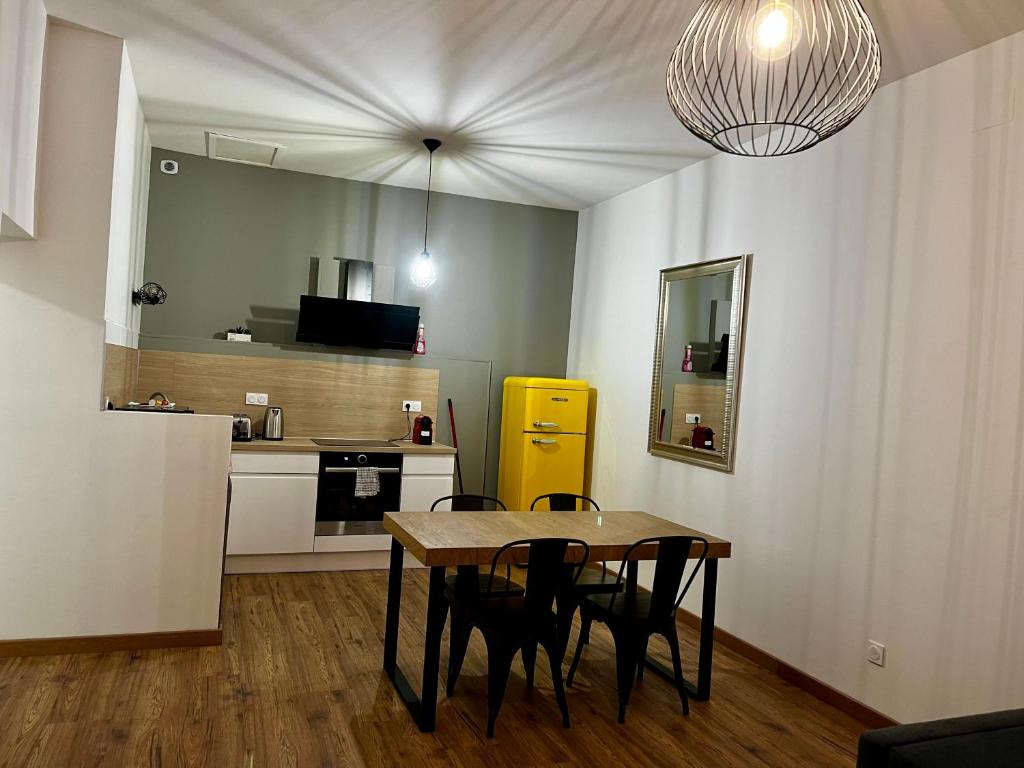 République - Grande la Réal - Appartement Met één Slaapkamer