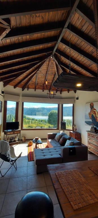 Istumisnurk majutusasutuses Lares de Yaima Cholila Chubut