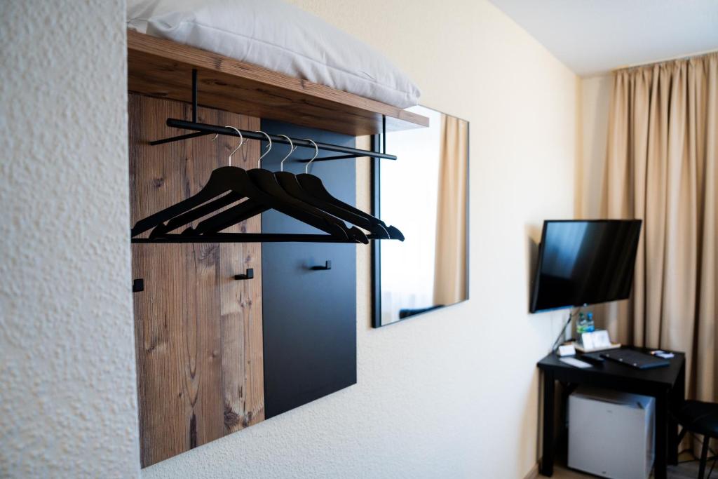 Kuchyň nebo kuchyňský kout v ubytování E&D Hotel Rodgau