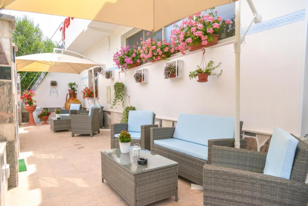 A seating area at Villa Milla