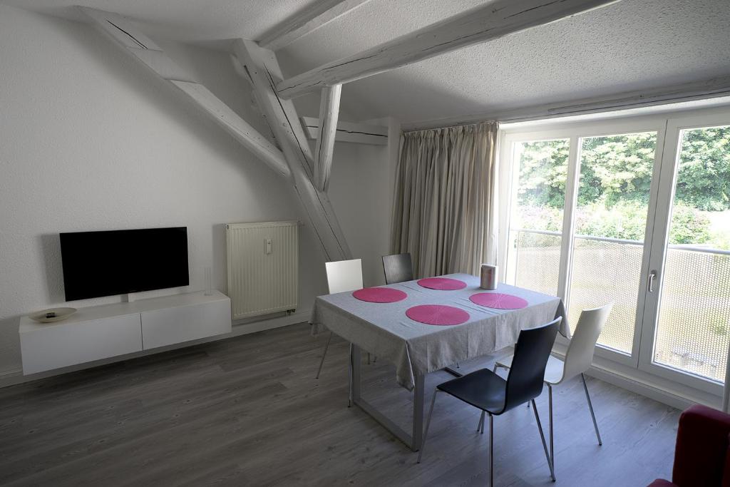 TV a/nebo společenská místnost v ubytování Brauhaus Suite 20
