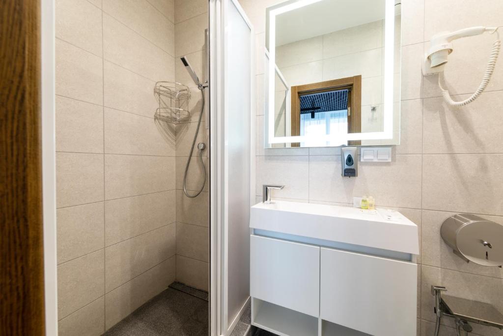 Koupelna v ubytování MISTO capsule hotel