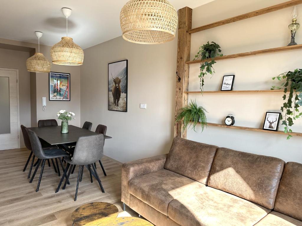 Posezení v ubytování Apartmány Čerňák - Horňák - 4-6 osob, balkon, dvě parkovací místa