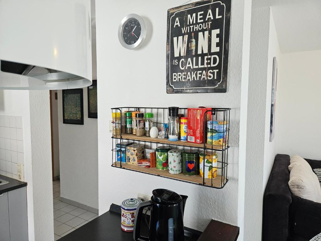 Kuchyň nebo kuchyňský kout v ubytování Komfortables 3-Zimmer Apartment in Schwetzingen zwischen Mannheim und Heidelberg
