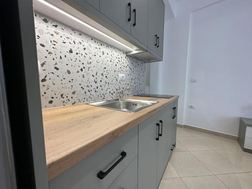 V Apartment - Imazhi 9