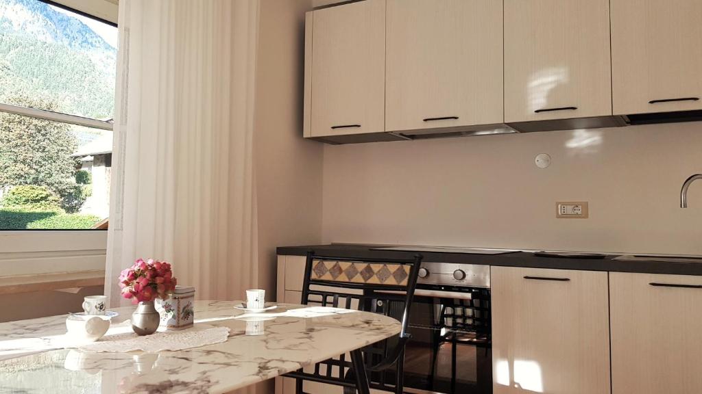 Kuchyň nebo kuchyňský kout v ubytování Café Rudi Living