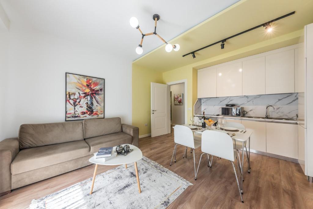 Yellow Mood Brand New Modern Apartment in best area of the city - Image 4