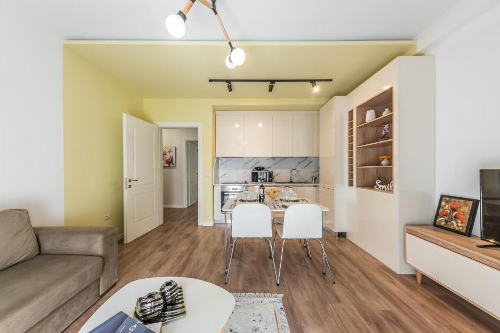 Yellow Mood Brand New Modern Apartment in best area of the city - Image 9