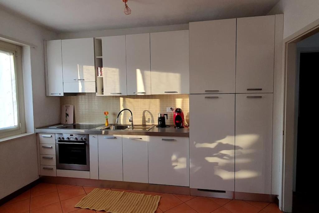 Kuchyň nebo kuchyňský kout v ubytování Charming Penthouse near Como lake
