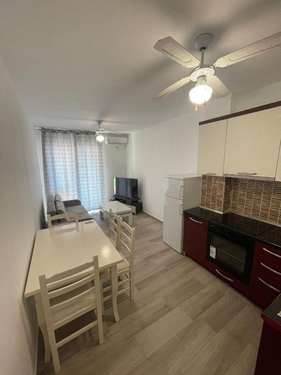 Amber's Apartments Shengjin - Image 3