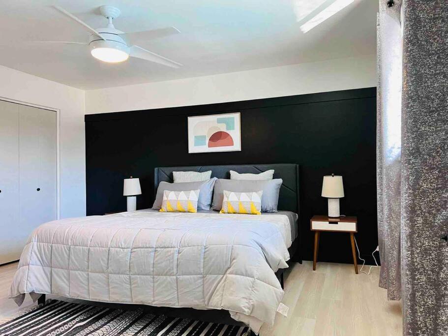 Fotografie z fotogalerie ubytování Stylish home in the heart of Tempe w/ private pool v destinaci Tempe