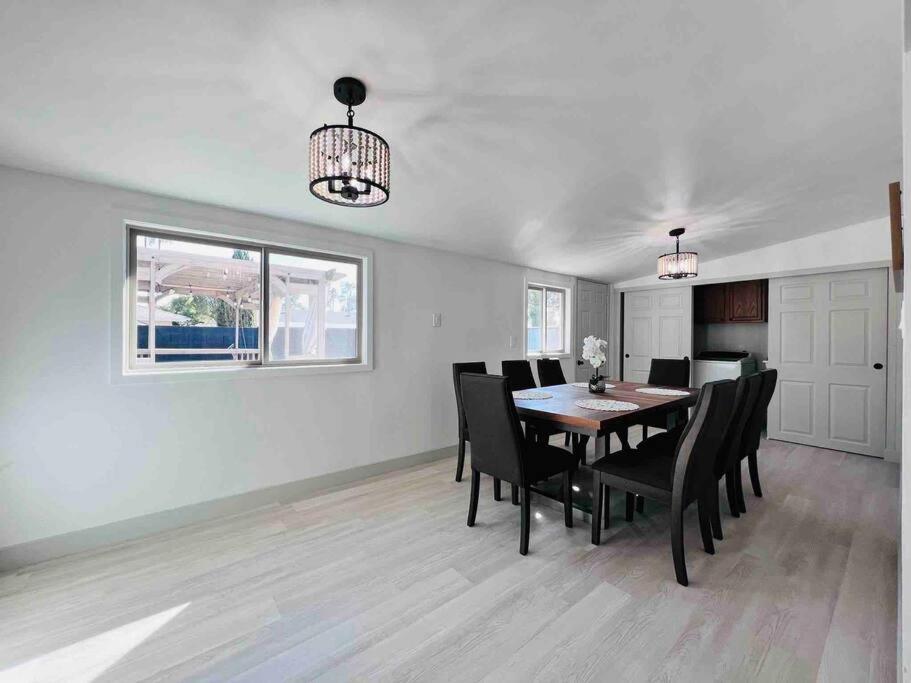 Fotografie z fotogalerie ubytování Stylish home in the heart of Tempe w/ private pool v destinaci Tempe