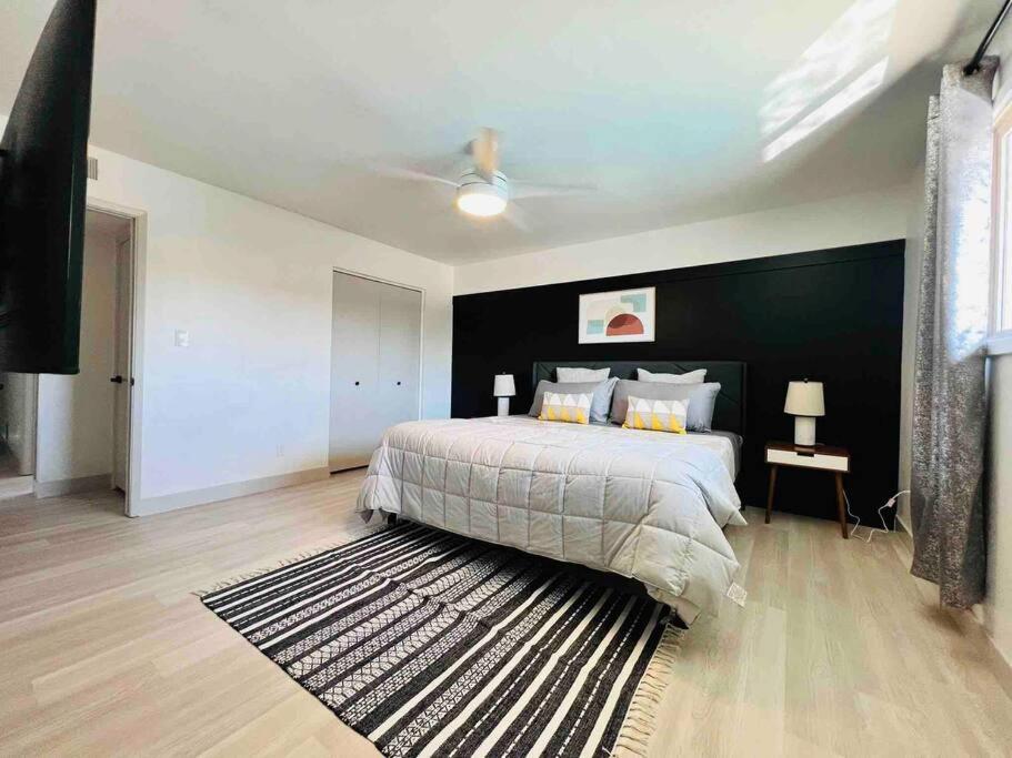 Fotografie z fotogalerie ubytování Stylish home in the heart of Tempe w/ private pool v destinaci Tempe