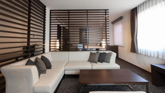 Posezení v ubytování Onomichi Kokusai Hotel