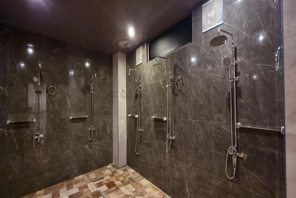 Bagno di Attic Capsule Hotel