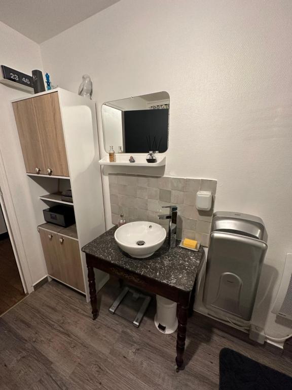 Kuchyň nebo kuchyňský kout v ubytování Chez Stéphanie et Sylvain