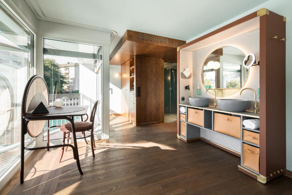 A cozinha ou kitchenette de Hotel Aare Thun