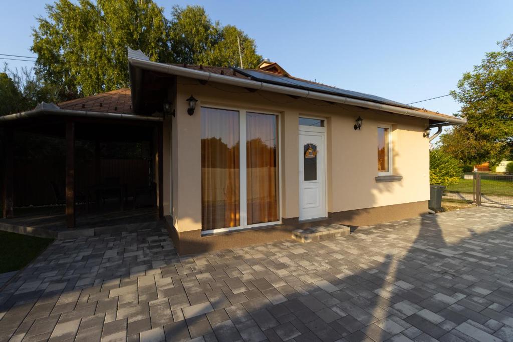 Budova, kde se aparthotel nachází