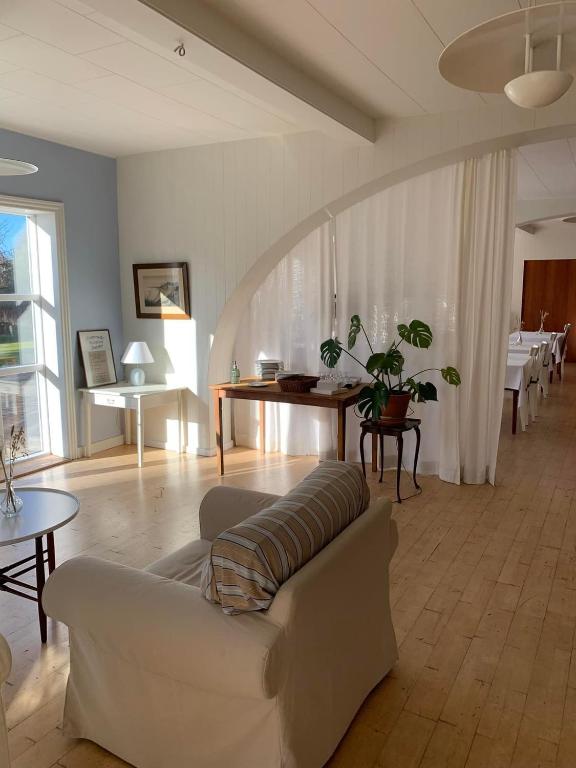 Et sittehjørne på Hotel Strandlyst Badehotel