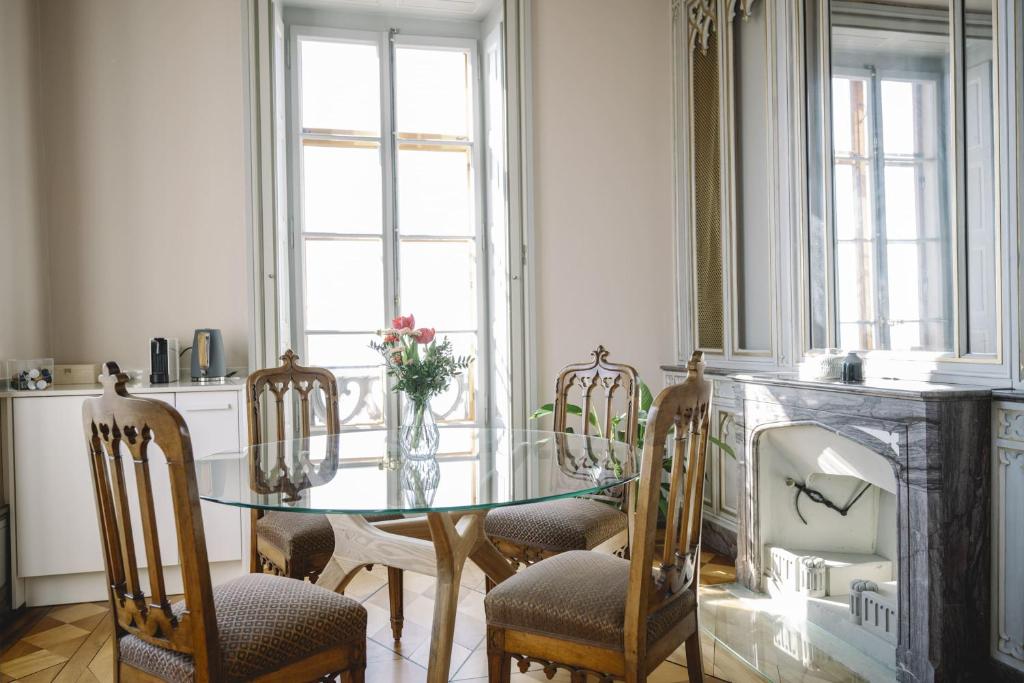 Posezení v ubytování Château de l'Aile- Boutique Suites