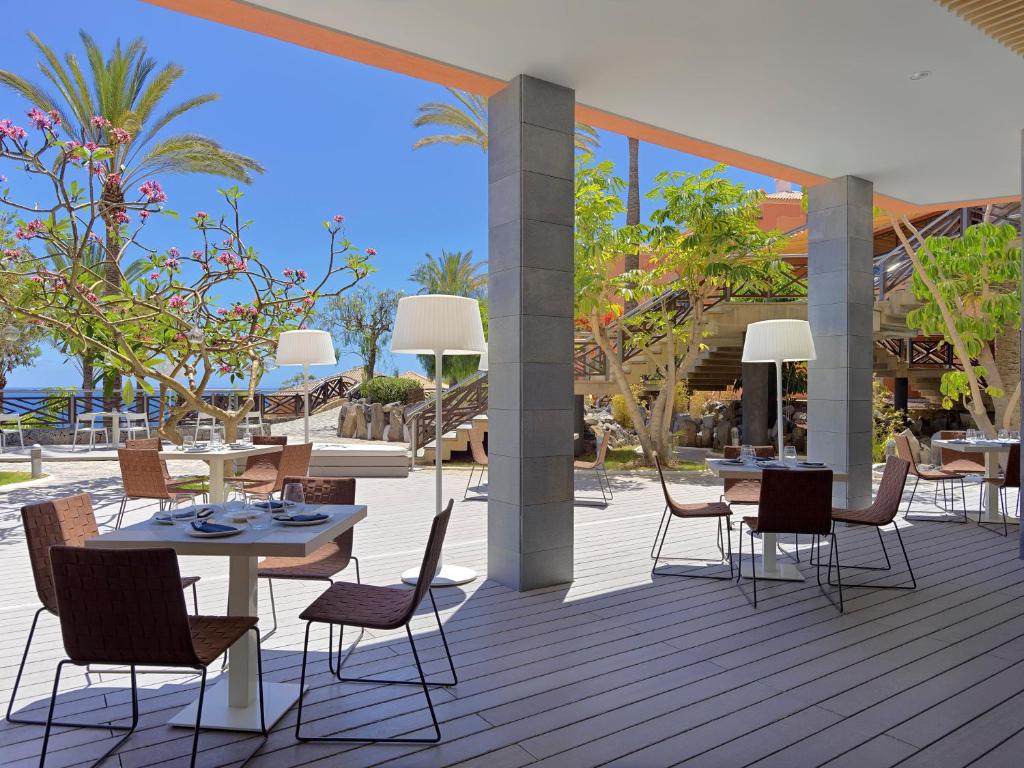Reštaurácia alebo iné gastronomické zariadenie v ubytovaní Melia Jardines del Teide - Adults Only