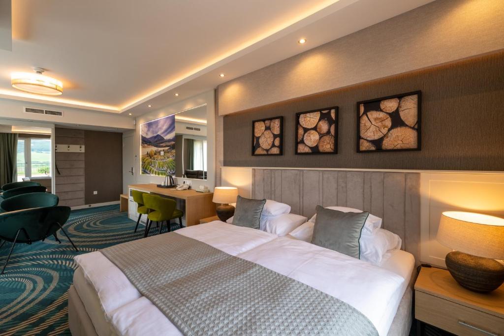 Hotel Kőporos Hercegkút - Habitación Doble De Lujo Con Dos Camas Dobles