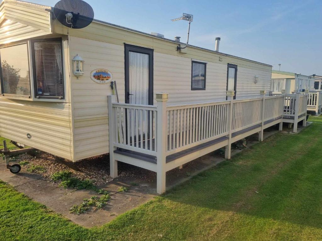 TP43 3 BED CARAVAN . GOLDEN PALM CHAPEL ST LEONARDS, Chapel Saint