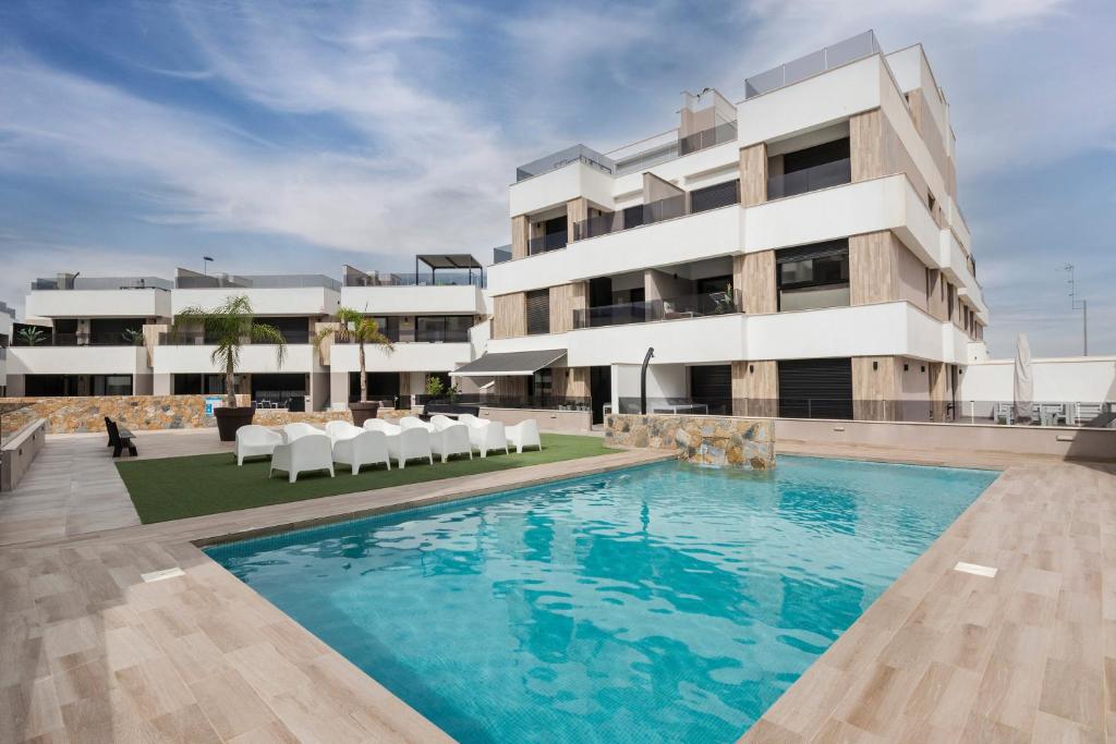 Bazén v ubytování Senika nebo v jeho okolí