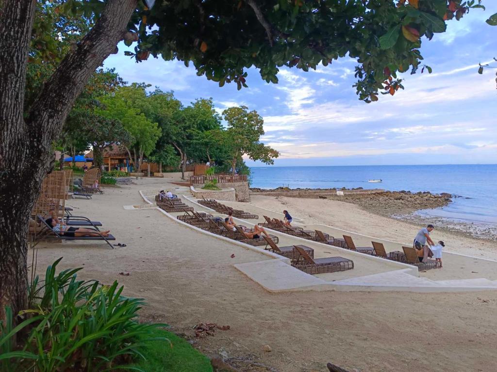 Mactan Newtown 2 Bedroom near Mactan Airport, Punta Engaño (updated ...