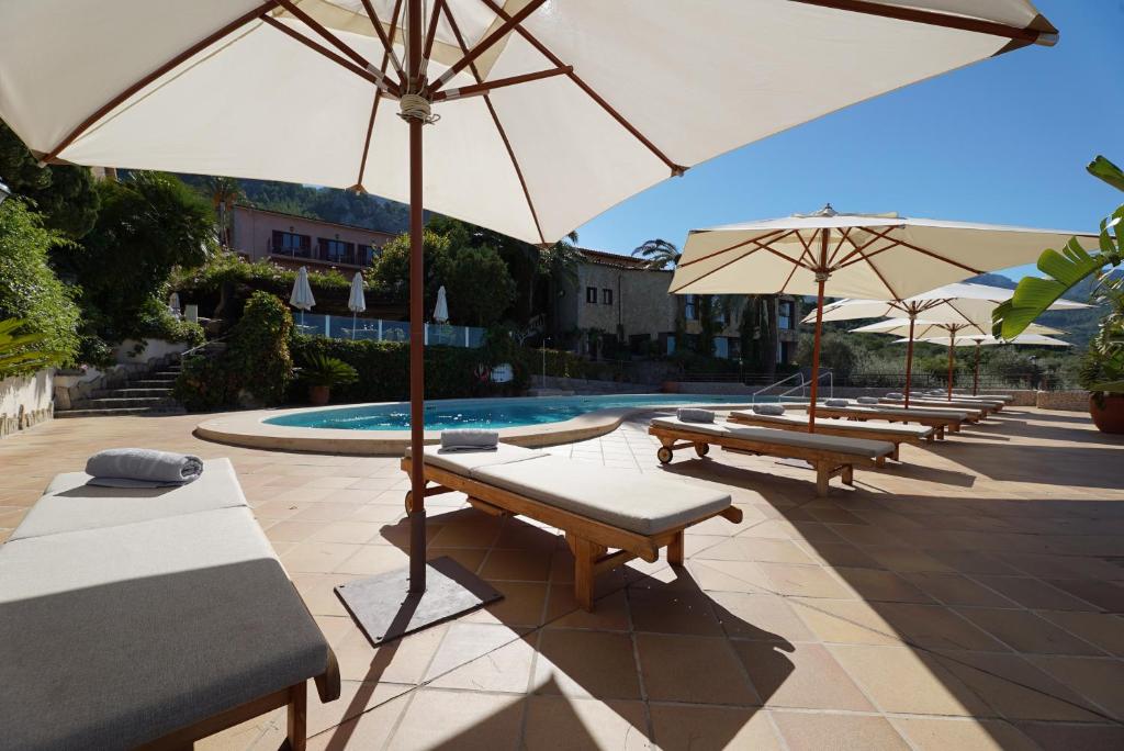 Бассейн в Hoposa Costa D'or - Adults Only или поблизости