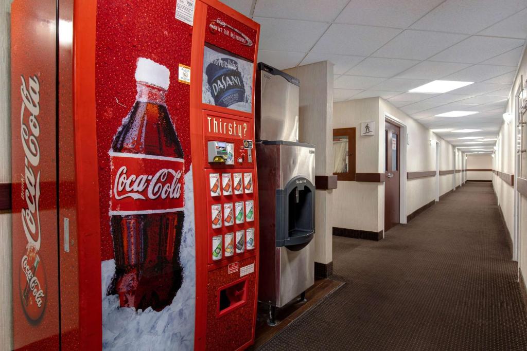 Days Inn by Wyndham Calgary South - Resim 44