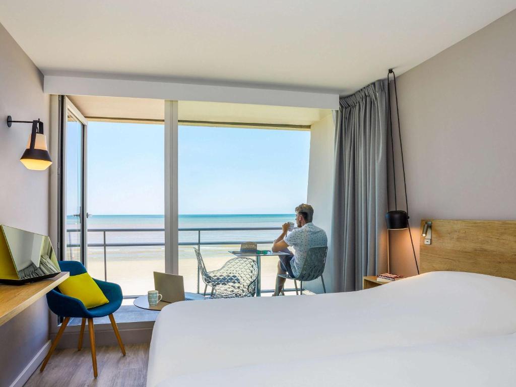 Postel nebo postele na pokoji v ubytování ibis Thalassa Le Touquet