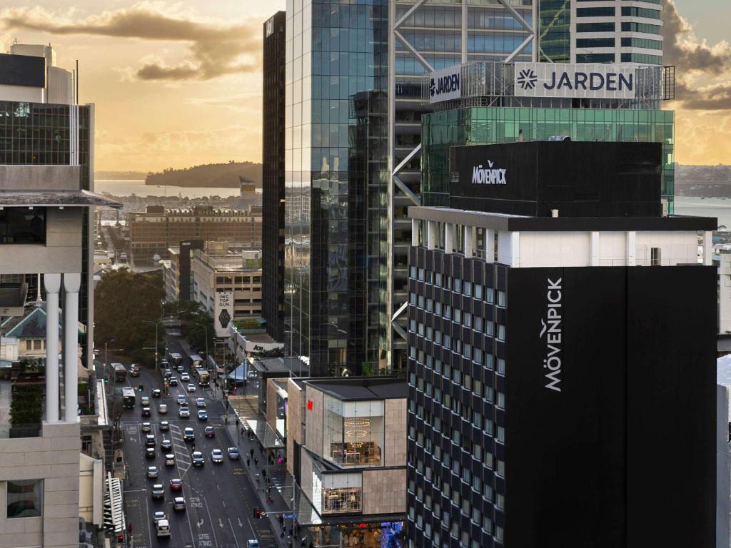 a view of a busy city street with cars at Mövenpick Hotel Auckland in Auckland