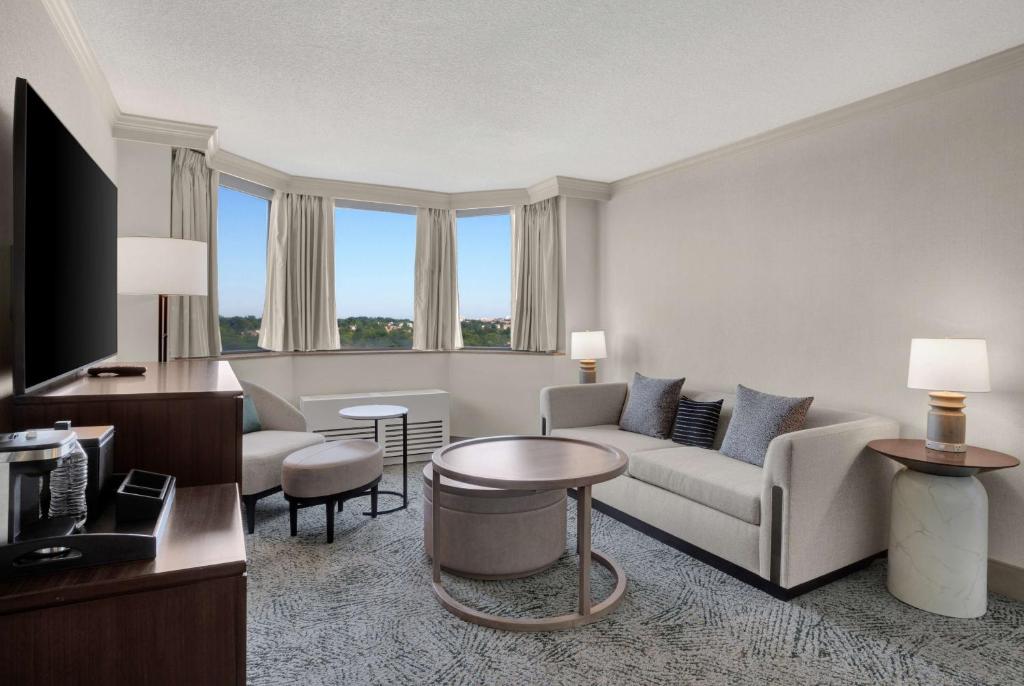 Télévision ou salle de divertissement dans l'établissement Hilton Arlington National Landing