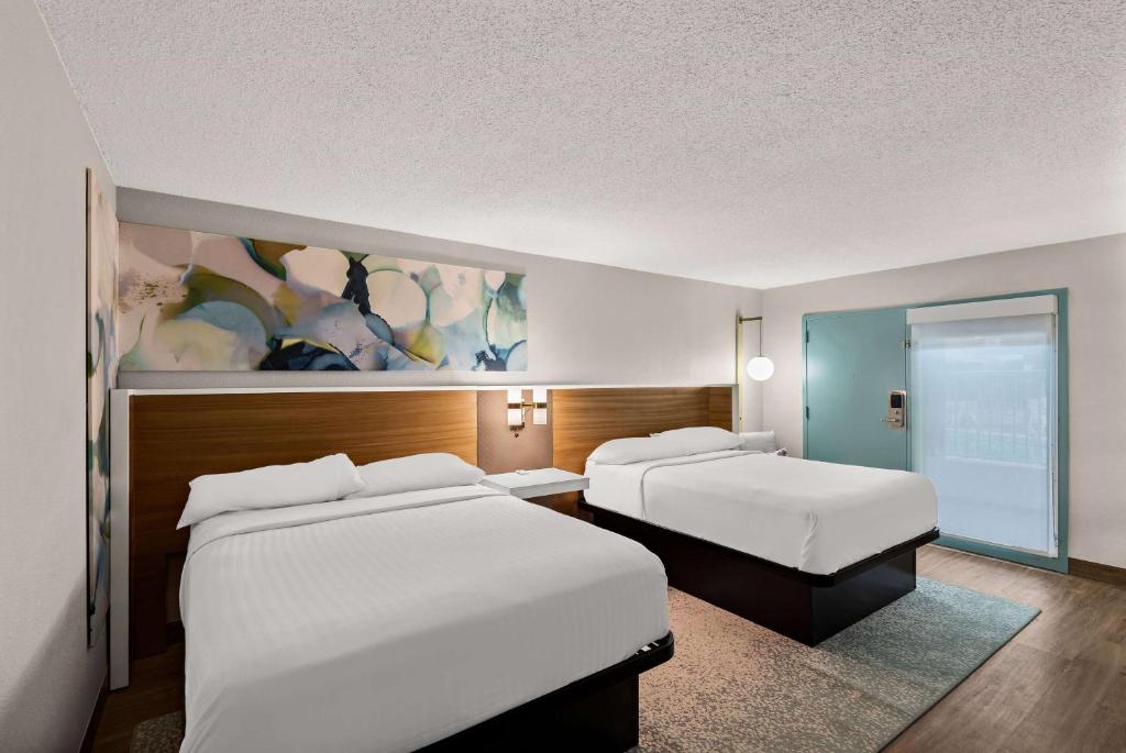 Wyndham Garden Ankeny - 豪华皇后室和两个大床 - 不吸烟