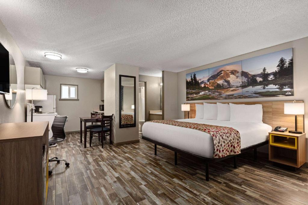 Days Inn by Wyndham Lakewood South Tacoma - Chambre Lit King-Size - Non-Fumeurs