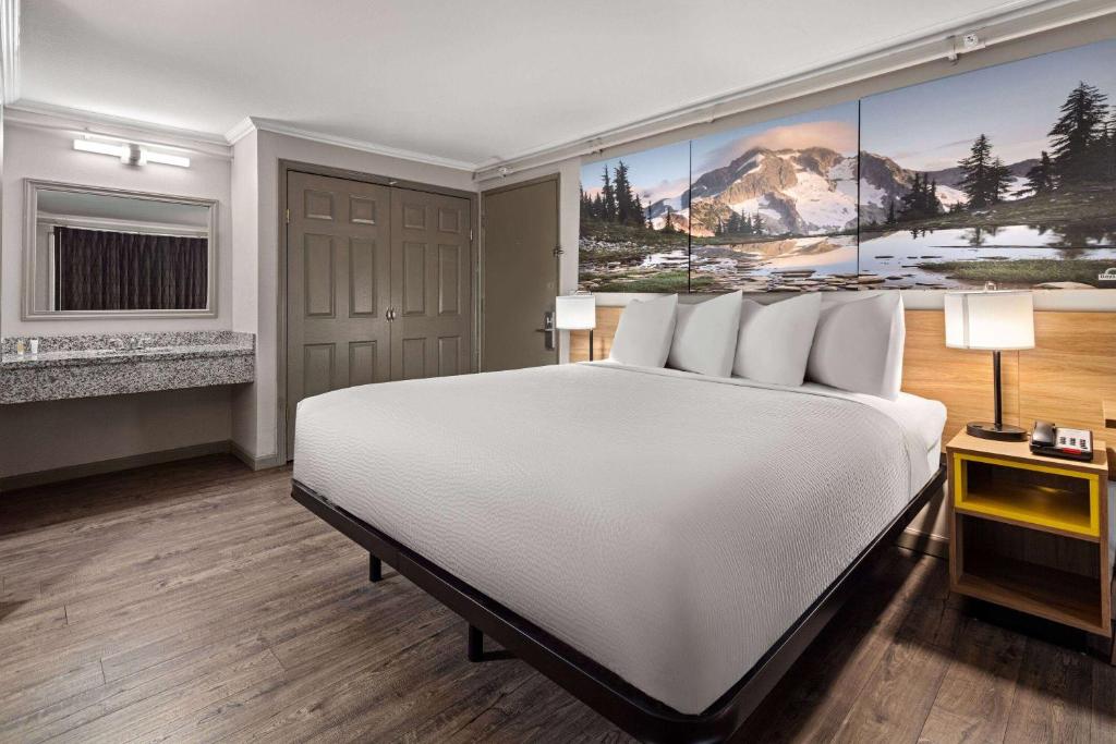 Days Inn by Wyndham Lakewood South Tacoma - Chambre Lit King-Size De Luxe - Non-Fumeurs