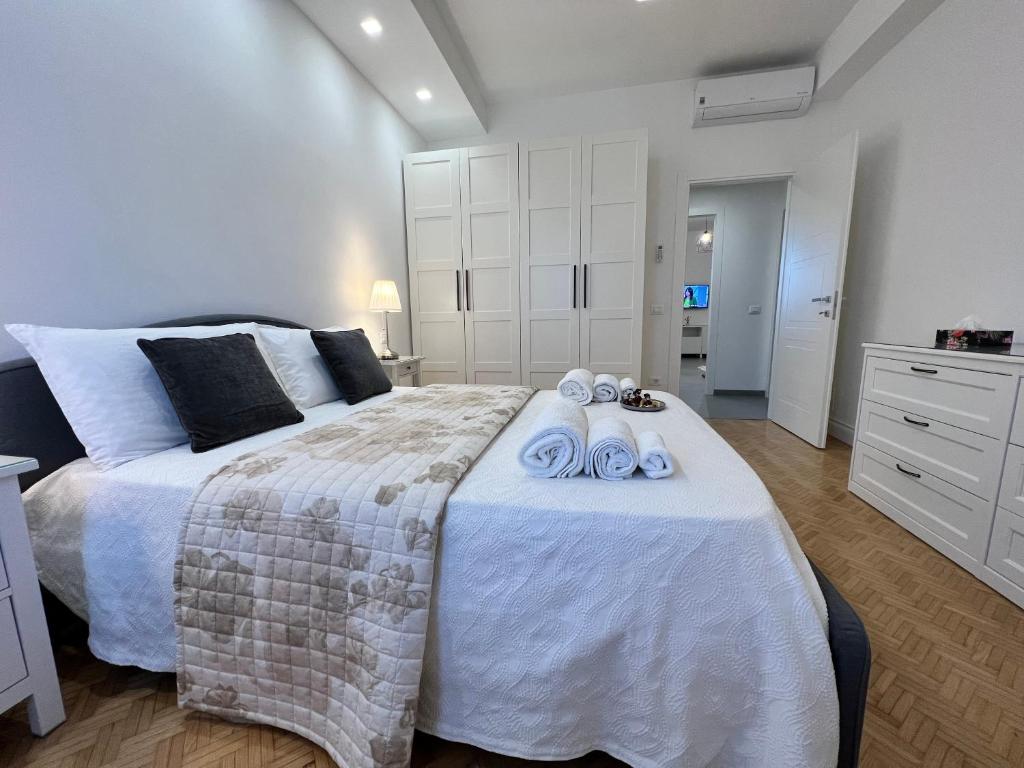 Dalia e Aster apartments - Free Parking in the historic center of Alba - Langhe - One-Bedroom Apartment With Balcony And City View